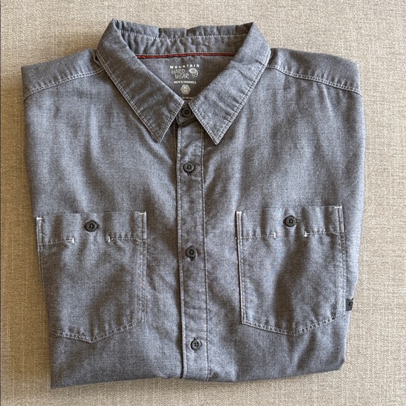 Mountain Hardwear Gray Casual Button-Down Shirt - Picture 2 of 5